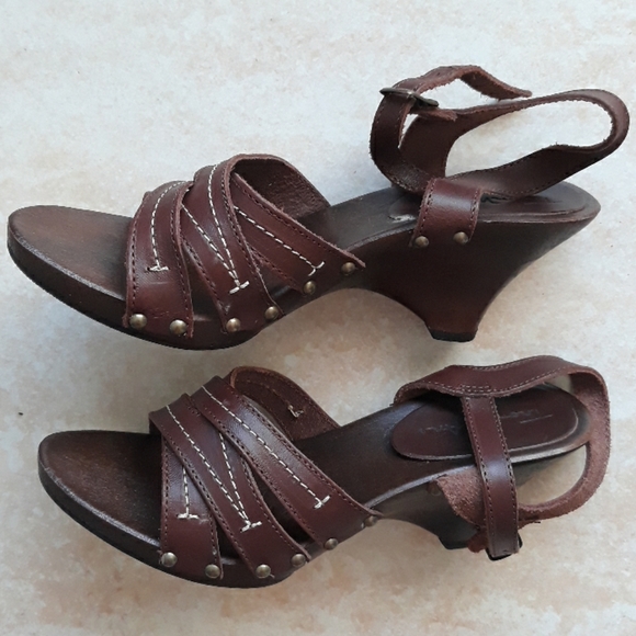 ThomMcAn Shoes - ThomMcAn pretty sandals